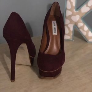 Steve Madden- Women’s KISS WINE NUBUCK